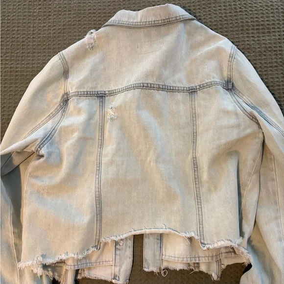 KanCan Light Cropped Denim Jacket - Picture 2 of 3